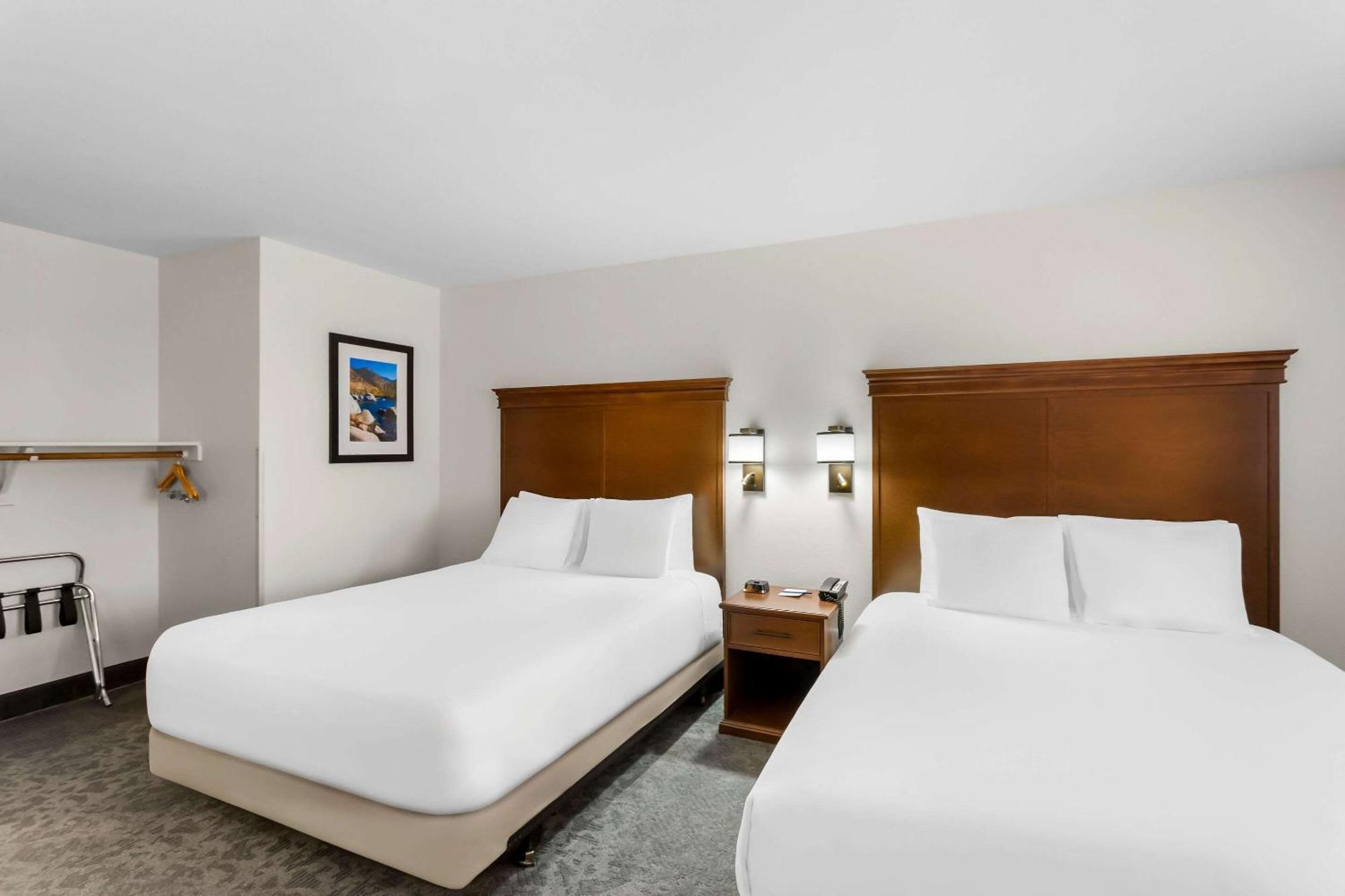 Comfort Inn & Suites Сюзънвил Екстериор снимка